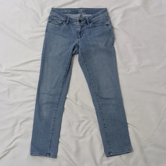 Ann Taylor LOFT Curvy Cuffed Crop Jeans, Color Blue, Size 25 - Picture 1 of 12